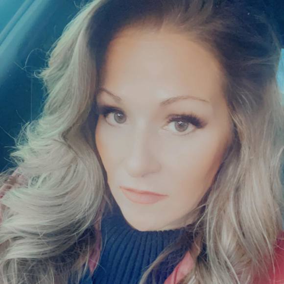 Profile Picture of Christy Borino (@christyborino) on Poshmark