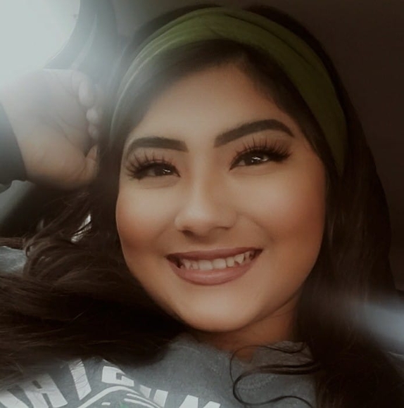 Profile Picture of Lucia Tovar (@_lucy_lucy_) on Poshmark