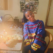 Profile Picture of Julia Thacker-Mann (@JuliaTM07) on Youtube