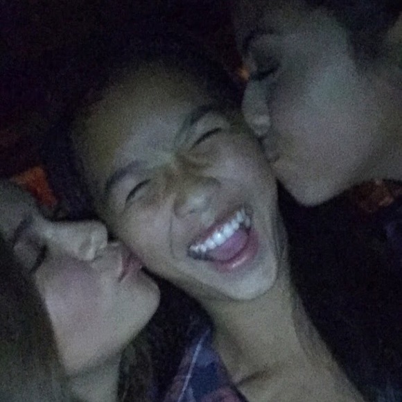 Profile Picture of Sarah Karlberg (@s_karlberg) on Poshmark