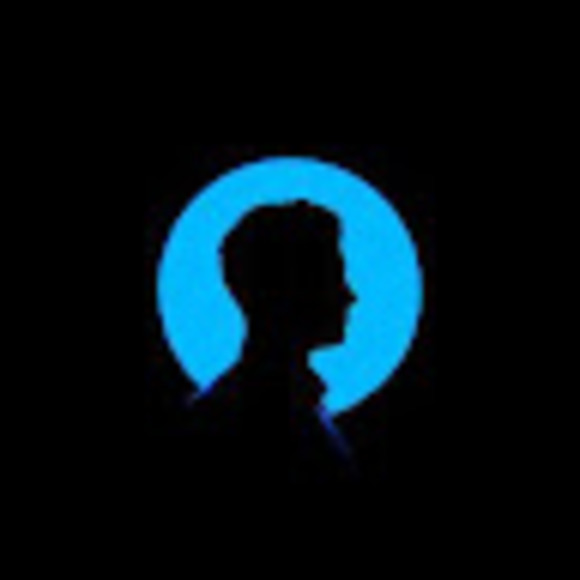 Profile Picture of Daniel Quesada (@daniel_quesada) on Poshmark