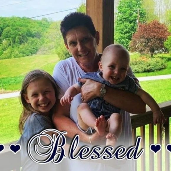 Profile Picture of Michelle Cekala (@mcekala3253) on Poshmark