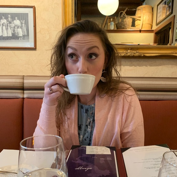 Profile Picture of Liz Kruschke (@lizkruschke) on Poshmark