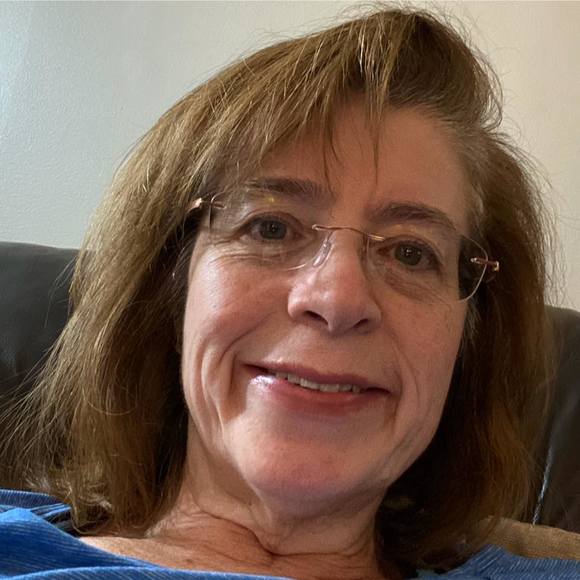 Profile Picture of Donna Moscatelli (@mrsmoscy) on Poshmark