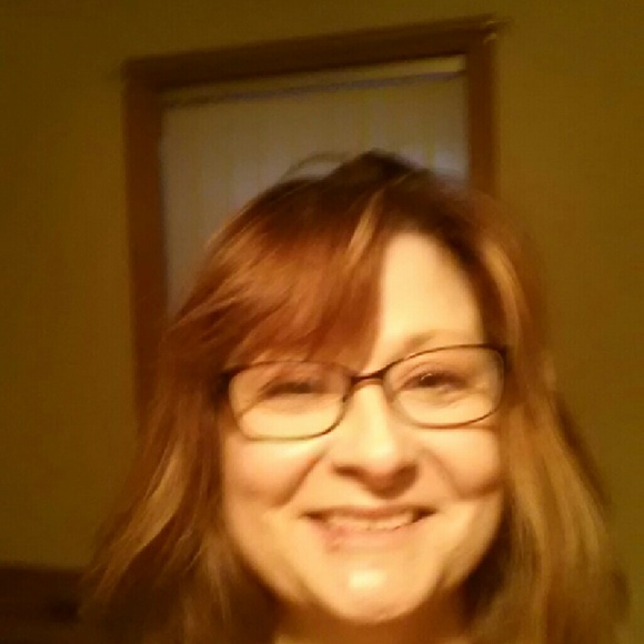 Profile Picture of Julie Butterfield (@jb141967) on Poshmark