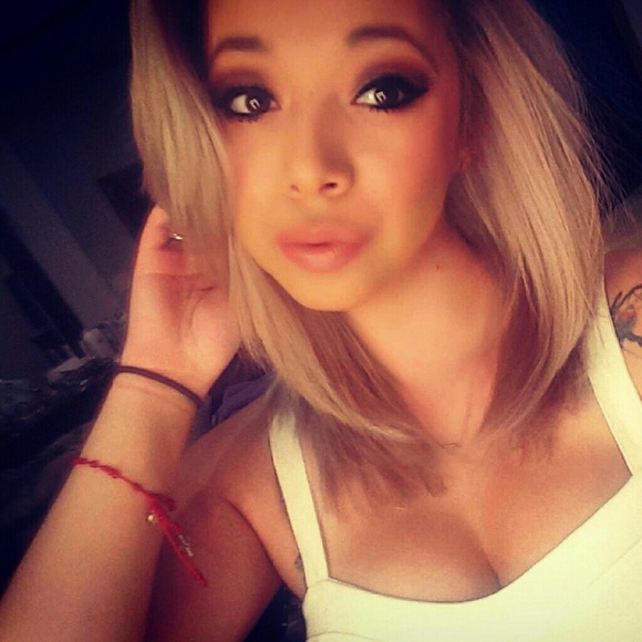 Profile Picture of Alondra Huitron (@alondraahuitron) on Poshmark