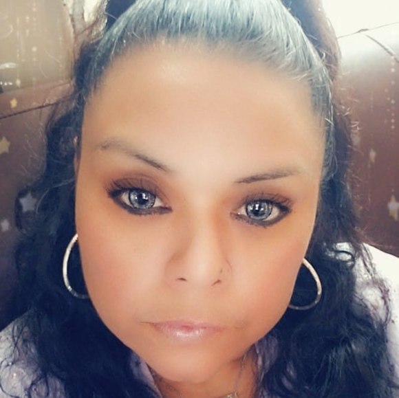 Profile Picture of Connie Hewtty (@conniehewtty) on Poshmark
