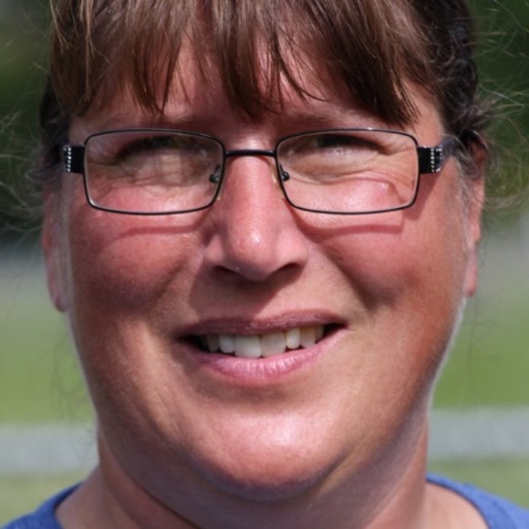 Profile Picture of Sue Gonnering (@ilvscouts) on Poshmark