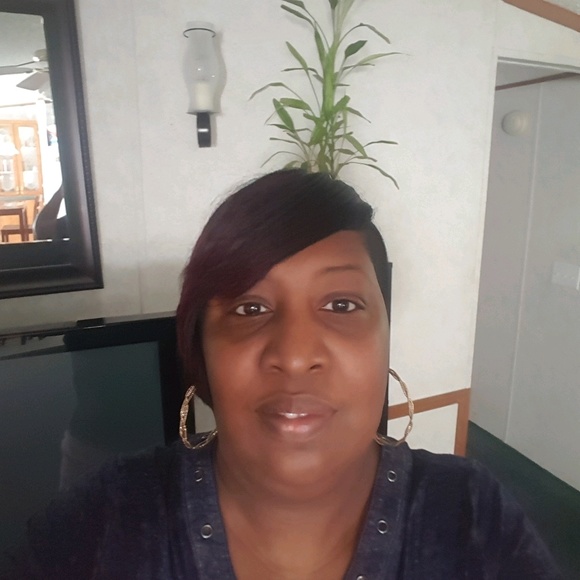 Profile Picture of Kara Webb (@karadwebb) on Poshmark