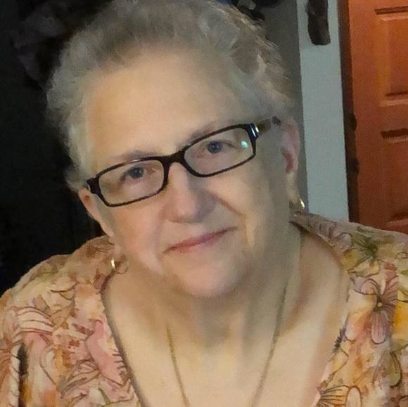 Profile Picture of Susannah Henkle (@susannahhenkle) on Poshmark