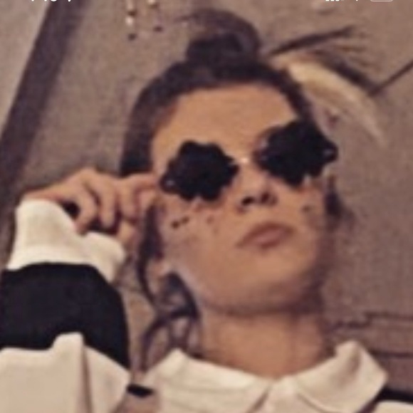 Profile Picture of Aricka F (@trippy_gohd) on Poshmark