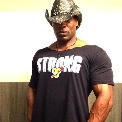 Profile Picture of Logan Michaels (@Loganm242) on Twitter