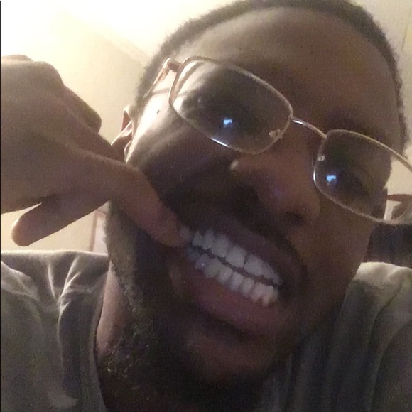 Profile Picture of Corey Samuels (@coreysamuels) on Poshmark