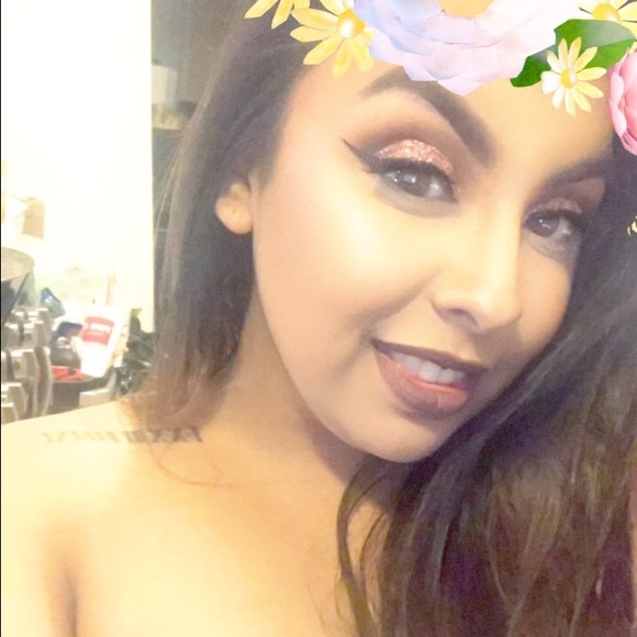 Profile Picture of Andrea Torrez (@atz20) on Poshmark