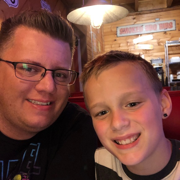 Profile Picture of Andy Burdge (@andeth1983) on Poshmark