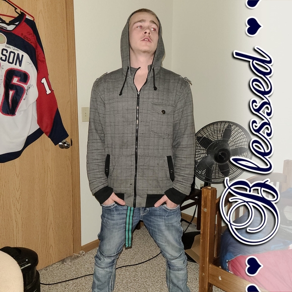 Profile Picture of Zachary Olson (@zacholson05) on Poshmark