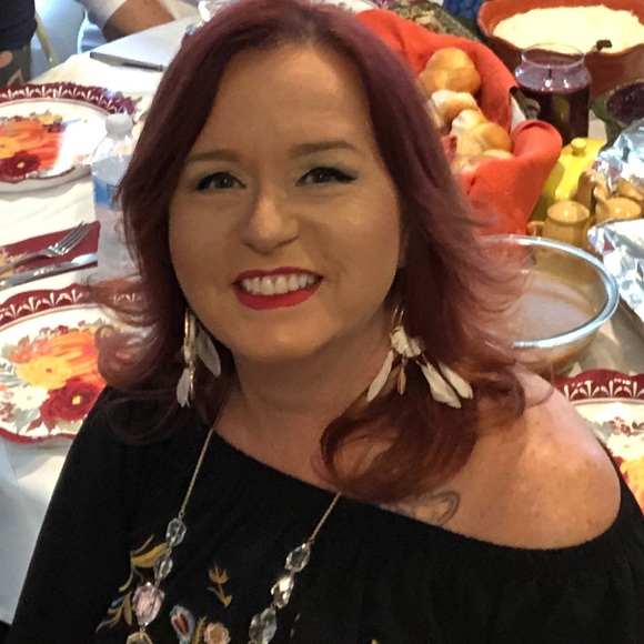 Profile Picture of Krista Haitz (@kdhaitz) on Poshmark