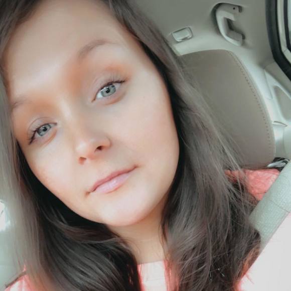 Profile Picture of Jenna Fender (@jenna_fender) on Poshmark