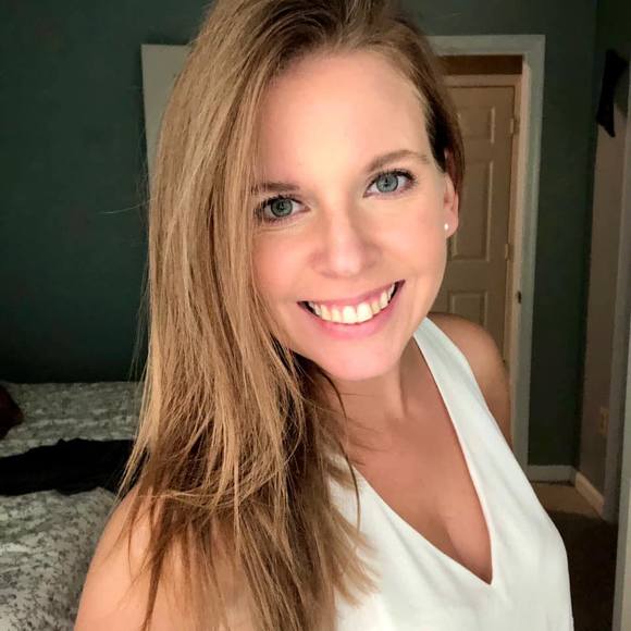 Profile Picture of Kelly Arbogast (@karbogast) on Poshmark