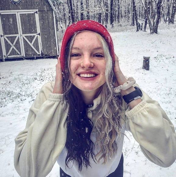 Gracie Emin - Poshmark Profile Picture of Gracie Emin (@hammies99) on Poshmark