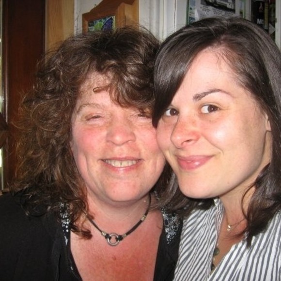 Profile Picture of Kate Eltrich (@eltrich) on Poshmark