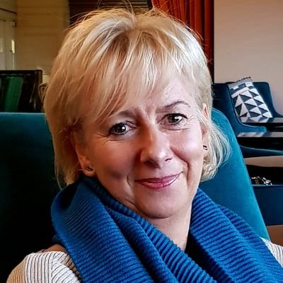 Profile Picture of Anne Fee (@feea111) on Twitter