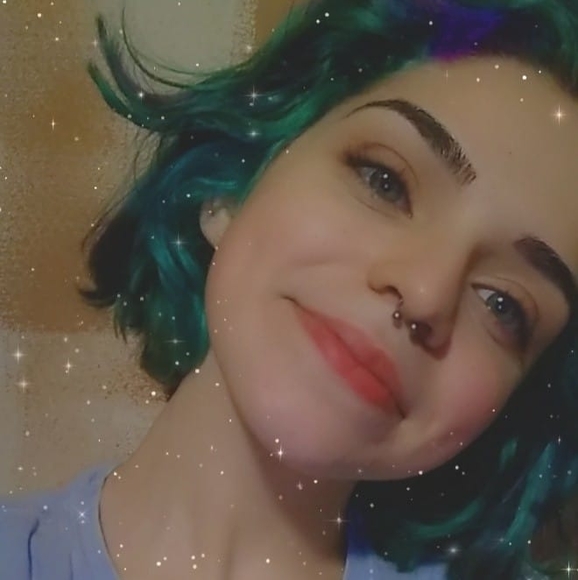 Profile Picture of Alexa Kasica (@akalexg) on Poshmark