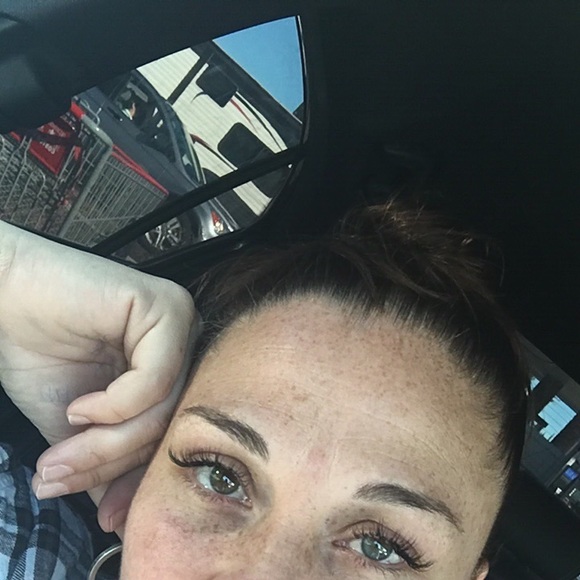Profile Picture of Ericka Knippel (@erickaknippel) on Poshmark