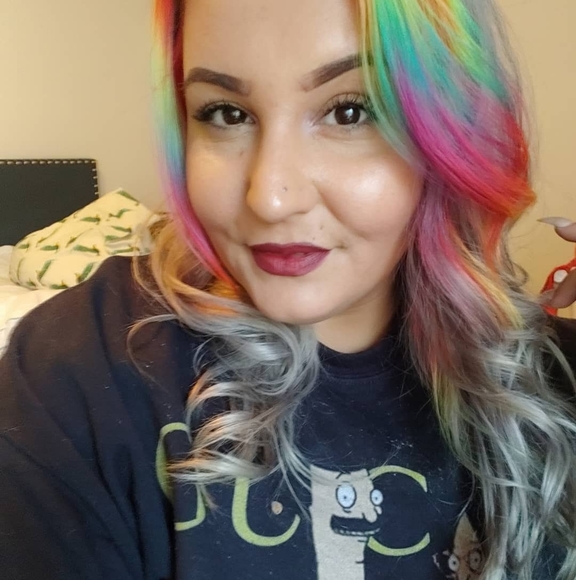 Profile Picture of Alyssa Quirk (@sexyjade20) on Poshmark