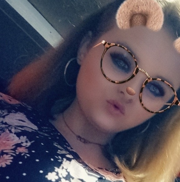 Profile Picture of Candice Bridgewater (@candice995) on Poshmark