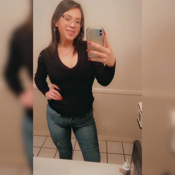Profile Picture of Jessica Chapa (@jessicaschapa) on Poshmark