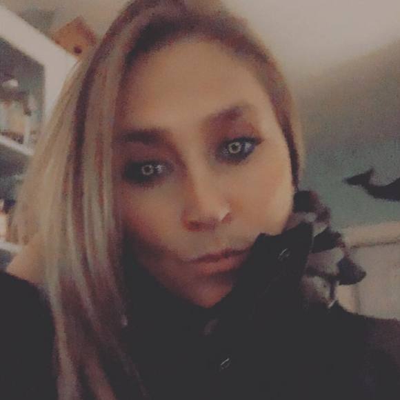 Profile Picture of D-baby Bezaire (@dana311) on Poshmark