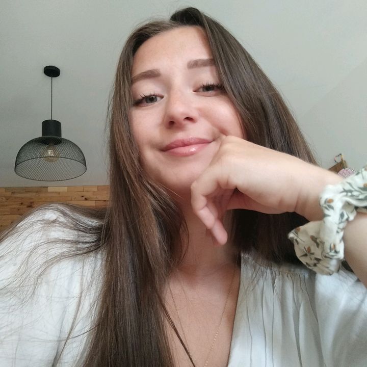 Profile Picture of lucy_materne (@lucyguerin) on Tiktok