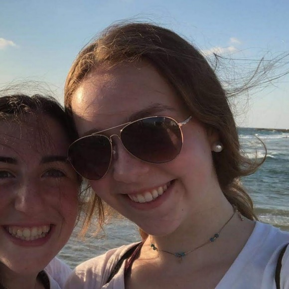 Profile Picture of Hanna Hayes (@hjh_7808) on Poshmark