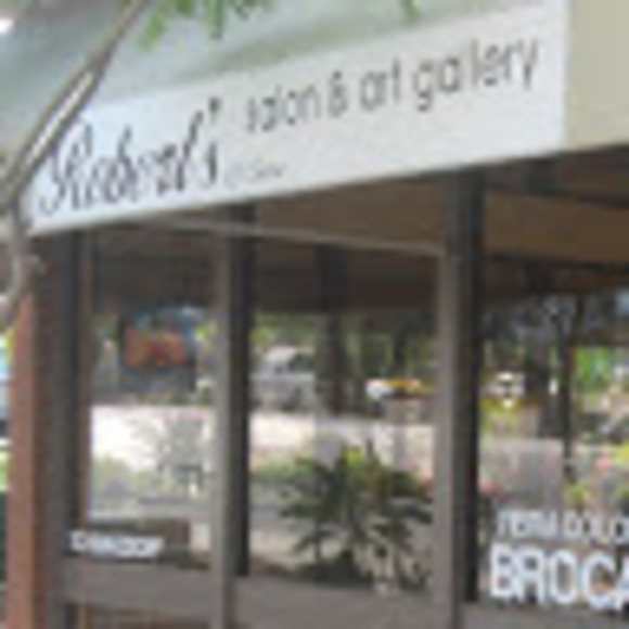 Profile Picture of Robert Ault (@robertcault) on Poshmark