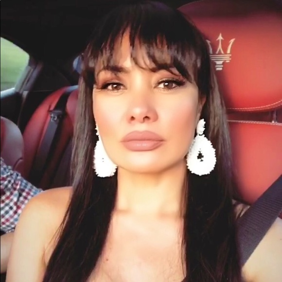 Profile Picture of Kevyne Neesen (@kevyner) on Poshmark