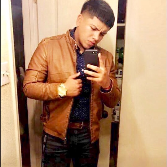 Profile Picture of Edgar Valero (@edgaaaar_68) on Poshmark