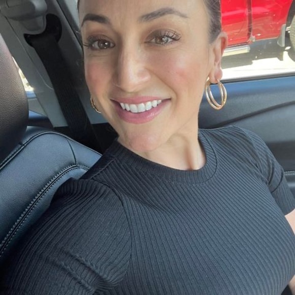 Profile Picture of Erin Pontbriand (@erinpontbriand) on Poshmark