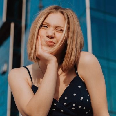Profile Picture of Phoebe Hanson (@PhoebeH00084810) on Twitter
