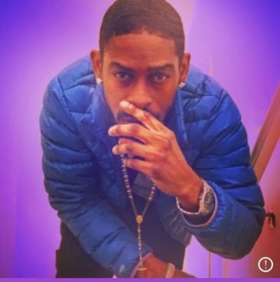 Profile Picture of Frank Lewis (@eastsiderazor) on Poshmark