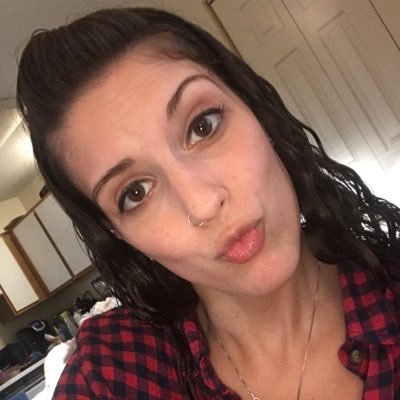 Profile Picture of Ashlee  💋 (@A_dimick3) on Twitter