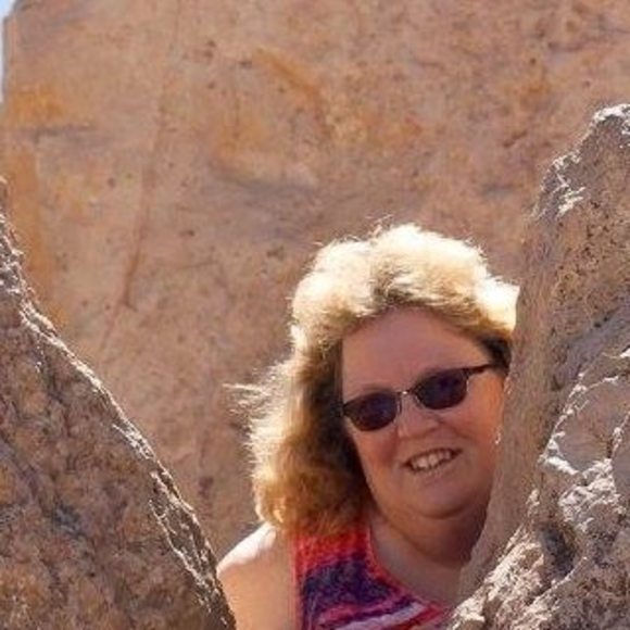 Profile Picture of June Meffert (@junemeffert) on Poshmark