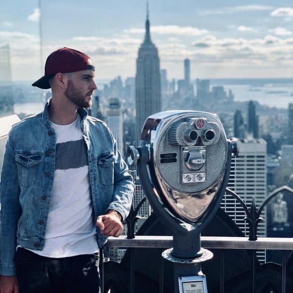 Profile Picture of Dan Peter (@danpeter223) on Poshmark