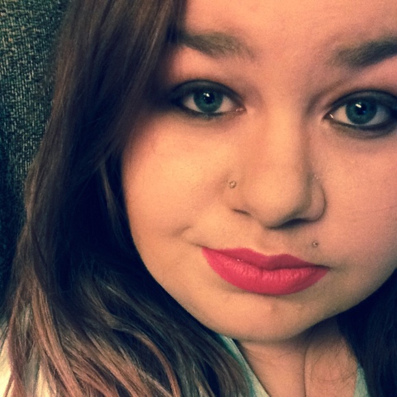 Profile Picture of Haley Schultz (@pixiebell6) on Poshmark