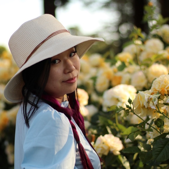 Profile Picture of Crystal Cheng (@pebblechan) on Poshmark