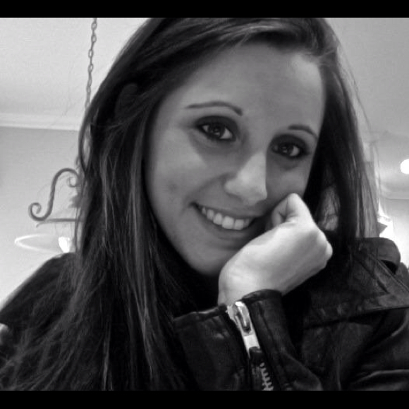 Profile Picture of Jenna Evarts (@jenna_evarts) on Poshmark