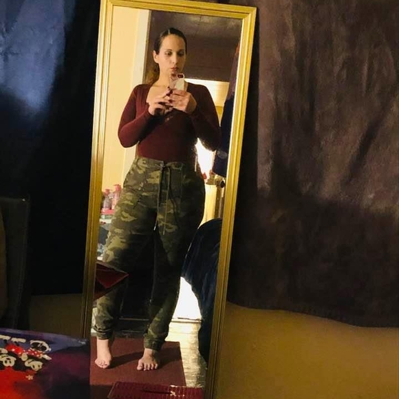 Profile Picture of Rebecca Cavezza (@becky570) on Poshmark