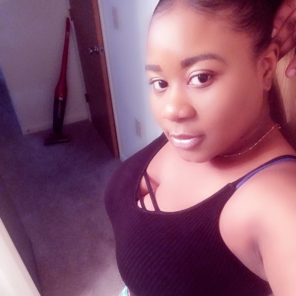 Profile Picture of Shashoo Etienne (@jeancharles22) on Poshmark