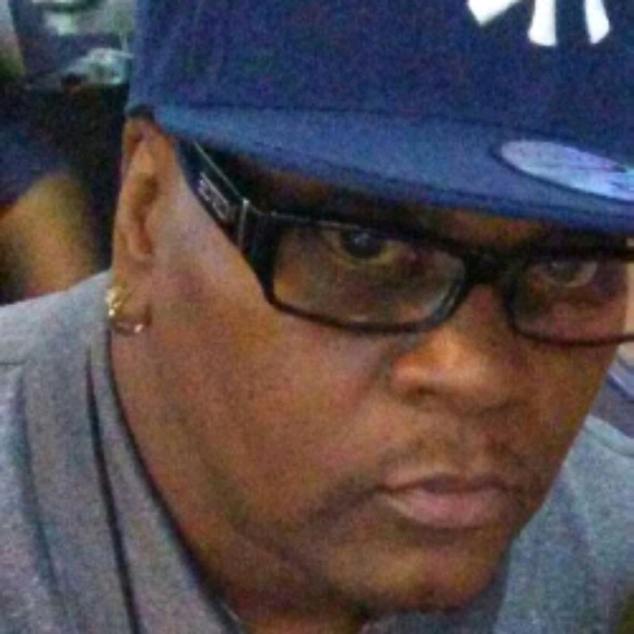 Profile Picture of Eric Coleman (@bigecoleman) on Poshmark