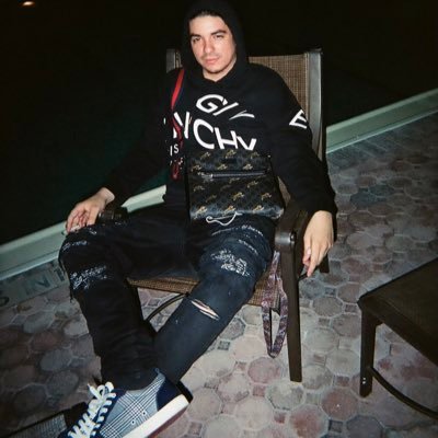 Profile Picture of Christopher (@TrapBae_) on Twitter